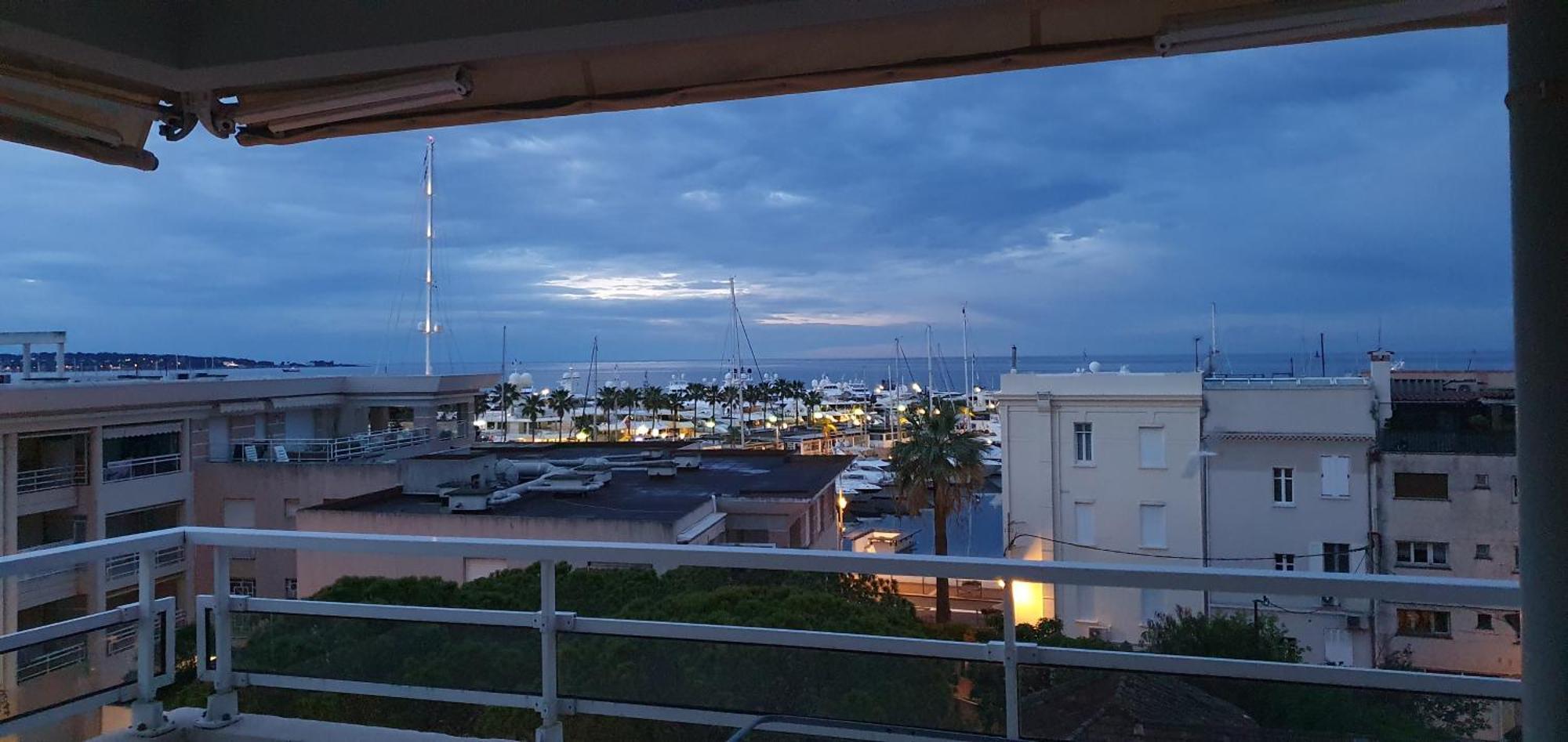 Standing Vue Mer Entre Cannes Et Antibes Golfe-Juan Exterior photo